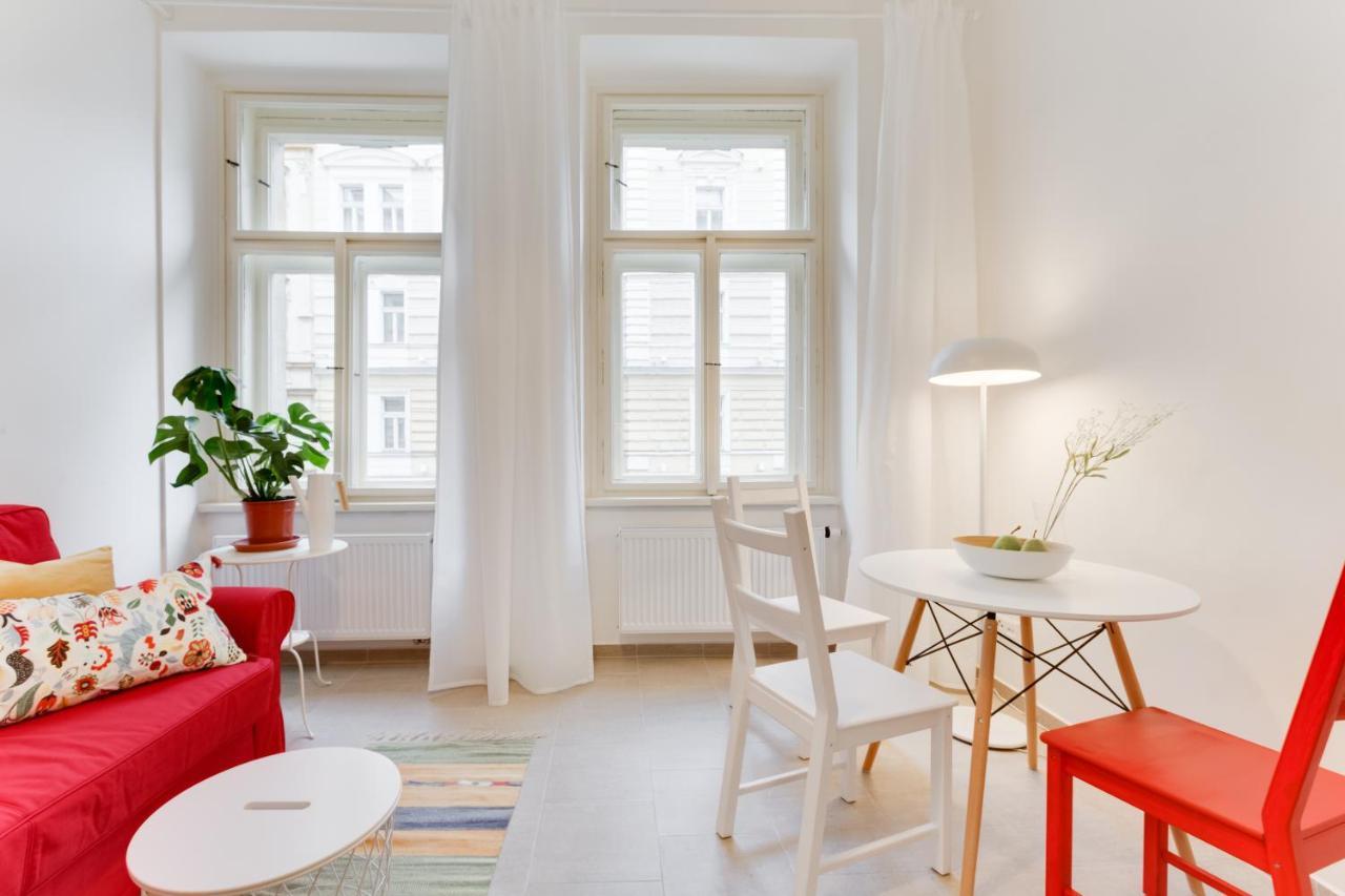 L.i.a S.r.o Aparthotel