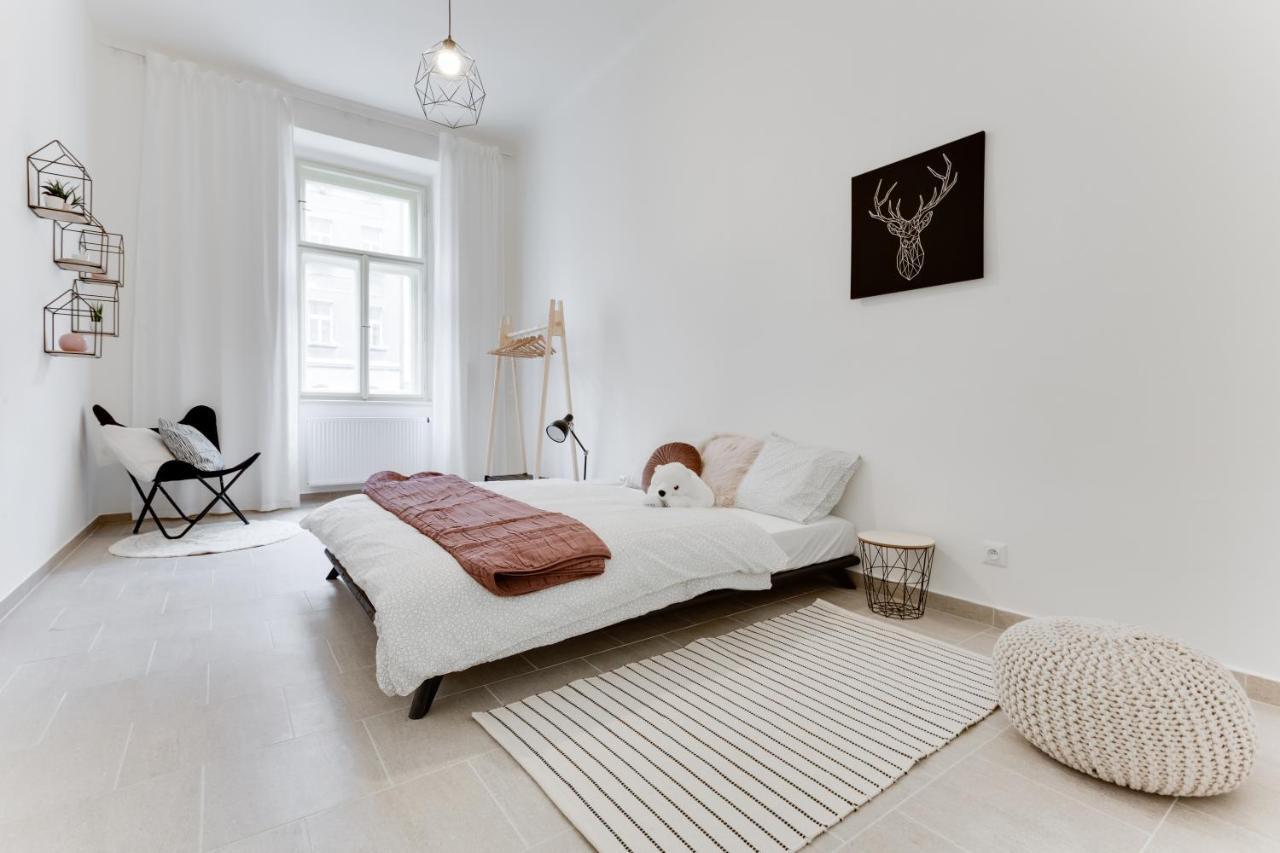 L.i.a S.r.o Aparthotel